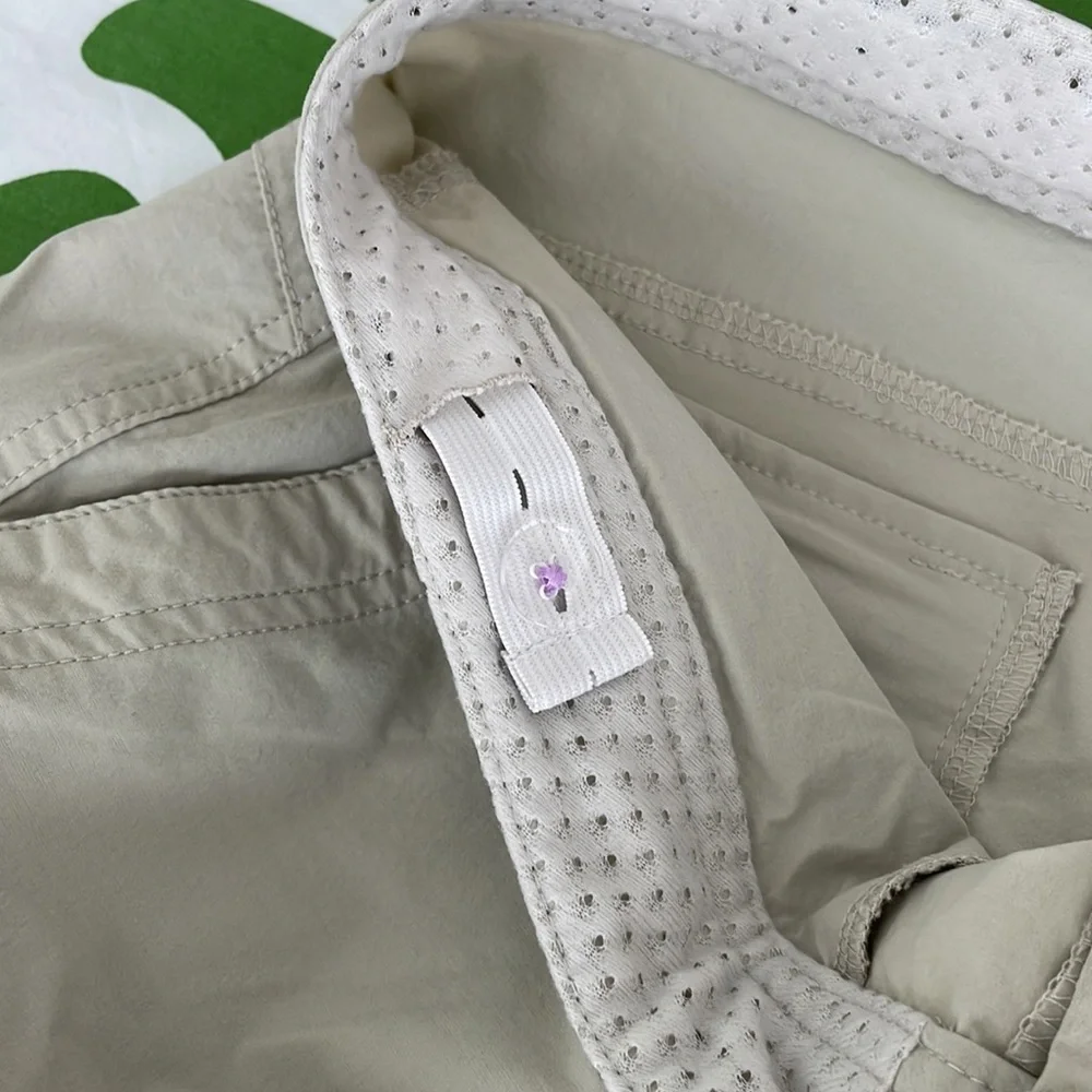 LL Bean khaki shorts - Picture 5 of 10